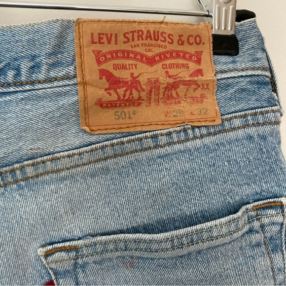 Levi’s 501 blue denim jeans in size 29 width by 32 length - Picture 6 of 11
